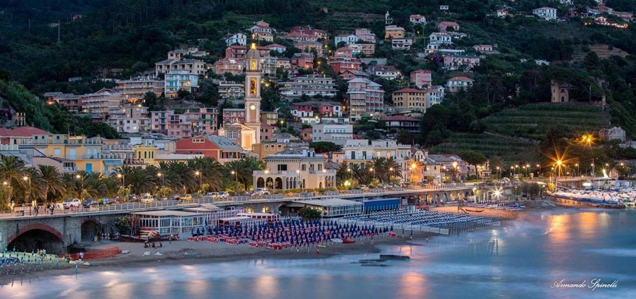 莫内利亚Piccolo Attico Sul Mare公寓 外观 照片